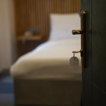 Grand Rafinn Boutique Hotel *