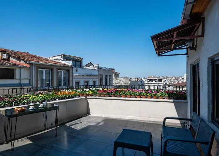 Отель Grand Rafinn Boutique